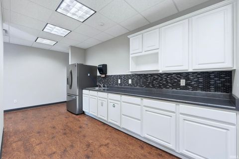 Tiny photo for 2150 North Pointe Drive, Warsaw, IN 46582 (MLS # 202545487)