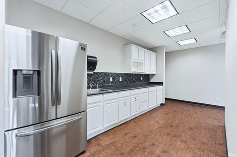 Tiny photo for 2150 North Pointe Drive, Warsaw, IN 46582 (MLS # 202545487)