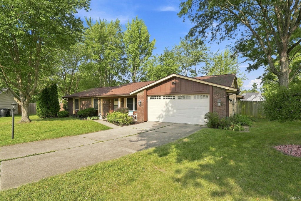 Photo of 7407 Imperial Plaza Drive, Fort Wayne, IN 46835 (MLS # 202636837)