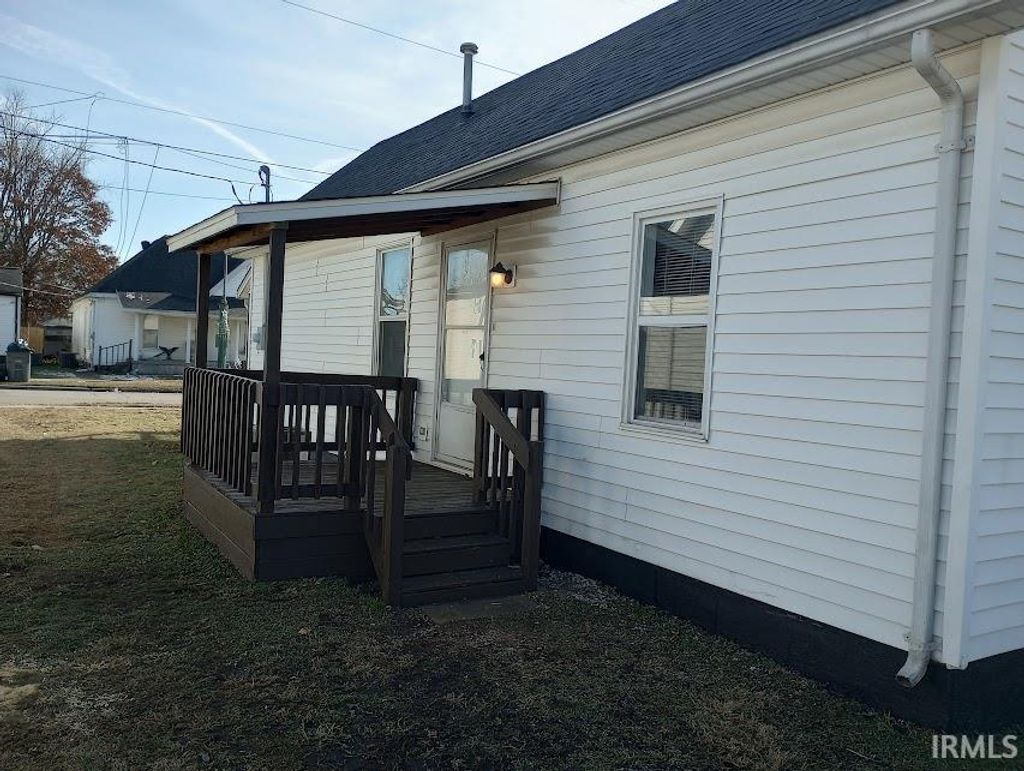 Photo of 337 S 13th Street, Vincennes, IN 47591 (MLS # 202549253)