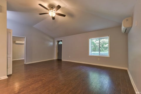 Tiny photo for 11415 Eichenberger Road, Evansville, IN 47720 (MLS # 202636732)