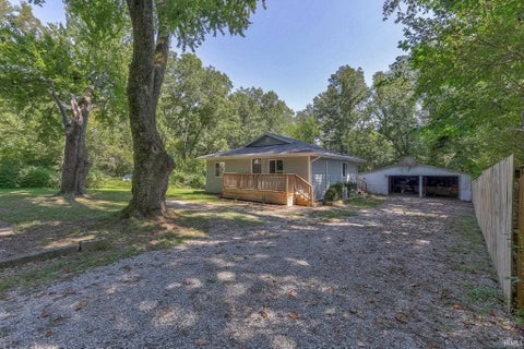 Tiny photo for 11415 Eichenberger Road, Evansville, IN 47720 (MLS # 202636732)