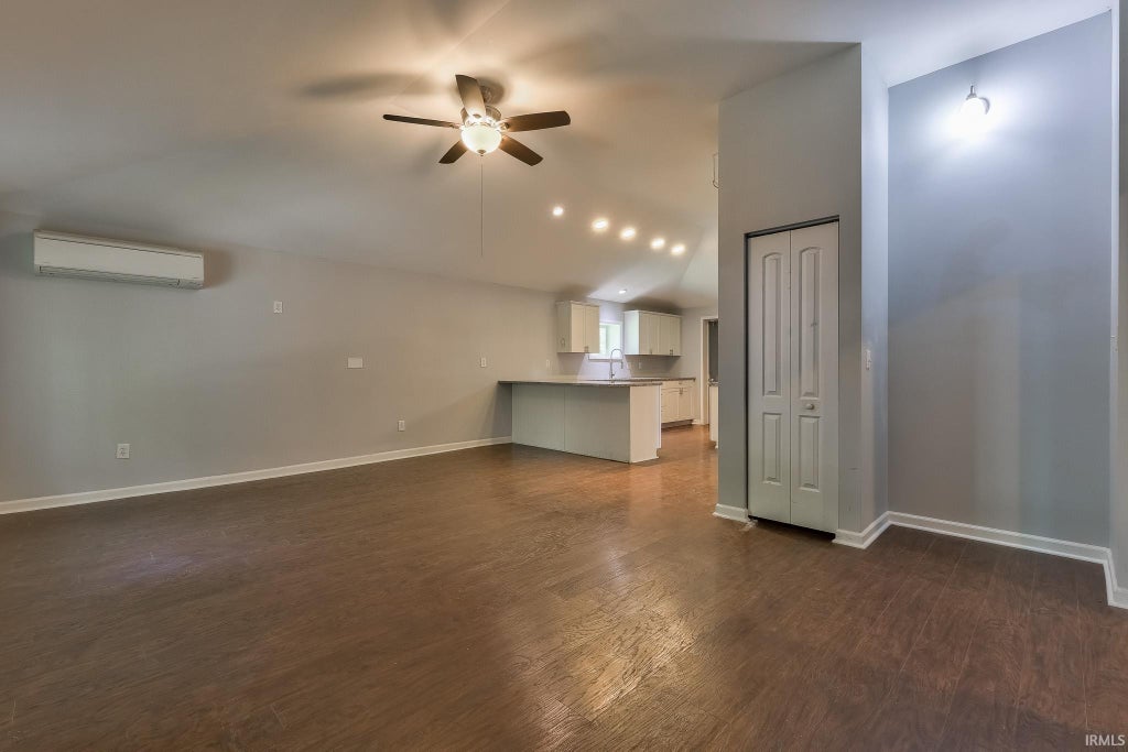 Photo of 11415 Eichenberger Road, Evansville, IN 47720 (MLS # 202636732)