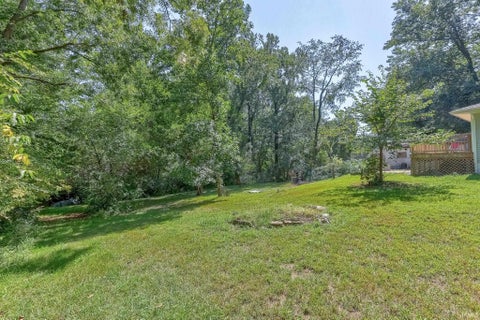 Tiny photo for 11415 Eichenberger Road, Evansville, IN 47720 (MLS # 202636732)