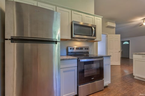 Tiny photo for 11415 Eichenberger Road, Evansville, IN 47720 (MLS # 202636732)