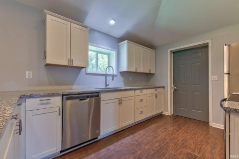 Tiny photo for 11415 Eichenberger Road, Evansville, IN 47720 (MLS # 202636732)