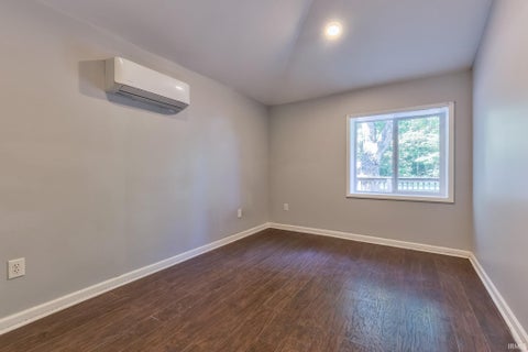 Tiny photo for 11415 Eichenberger Road, Evansville, IN 47720 (MLS # 202636732)