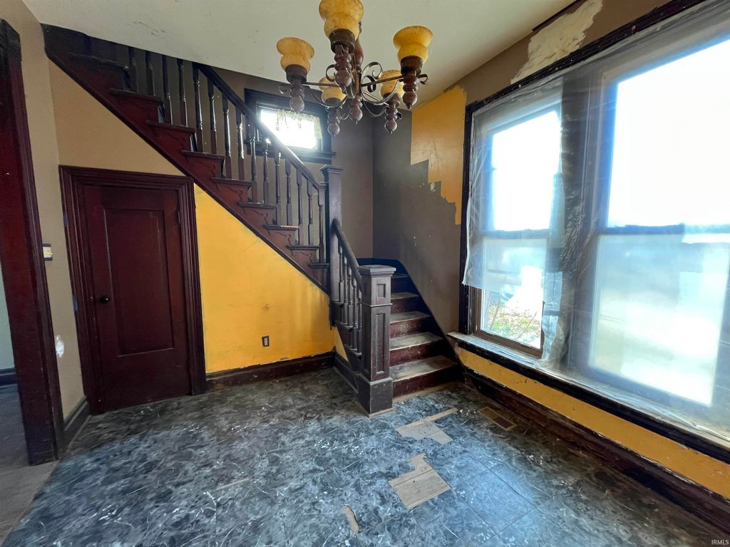 Photo of 495 Manchester Avenue, Wabash, IN 46992 (MLS # 202545984)