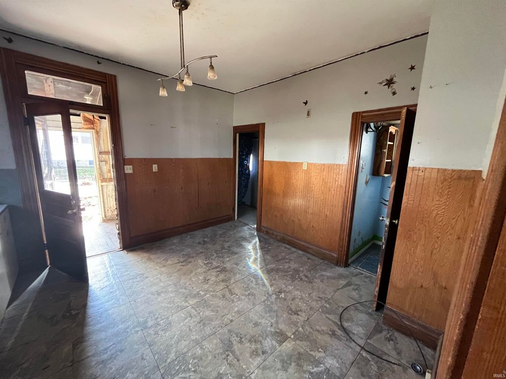 Photo of 495 Manchester Avenue, Wabash, IN 46992 (MLS # 202545984)