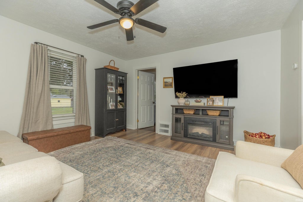 Photo of 2000 S Red Bank Road, Evansville, IN 47712 (MLS # 202643097)