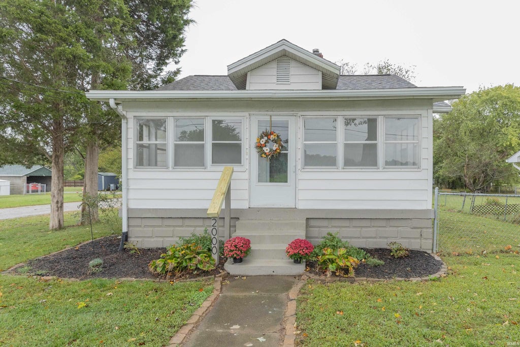 Photo of 2000 S Red Bank Road, Evansville, IN 47712 (MLS # 202643097)