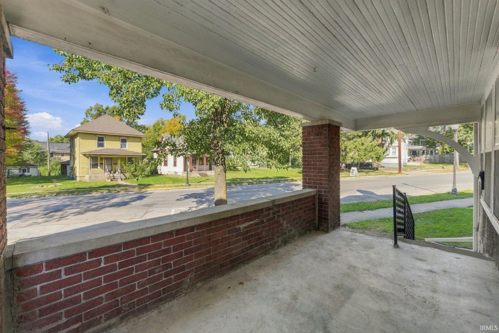 Photo of 2907 Broadway, Fort Wayne, IN 46807 (MLS # 202642074)