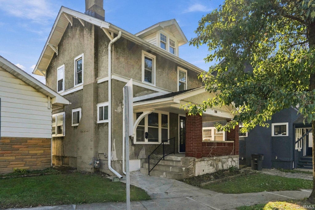 Photo of 2907 Broadway, Fort Wayne, IN 46807 (MLS # 202642074)
