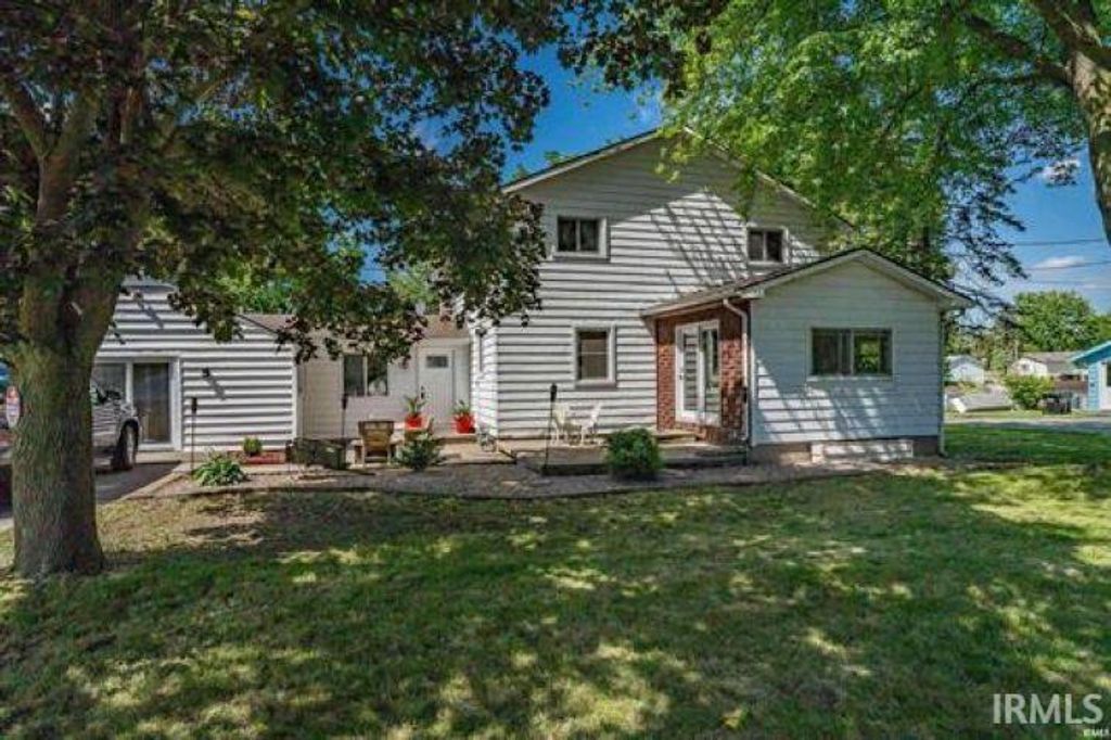 Photo of 230 E Chestnut Street, Waterloo, IN 46793 (MLS # 202605830)