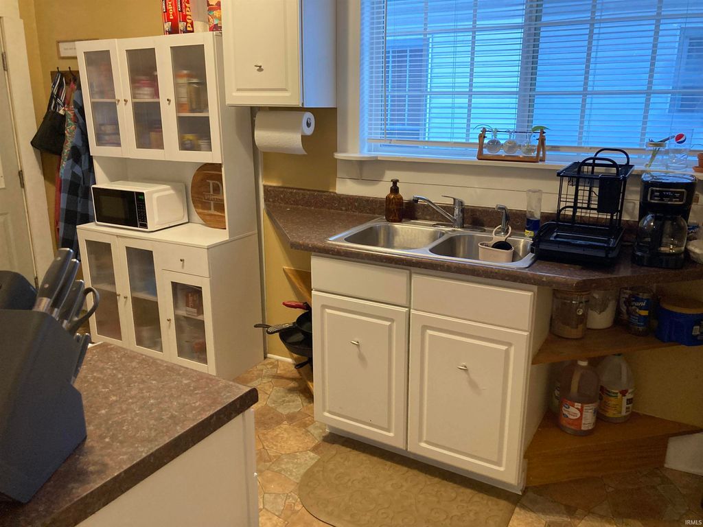 Photo of 114 S Main Street, Oakland City, IN 47660 (MLS # 202603194)