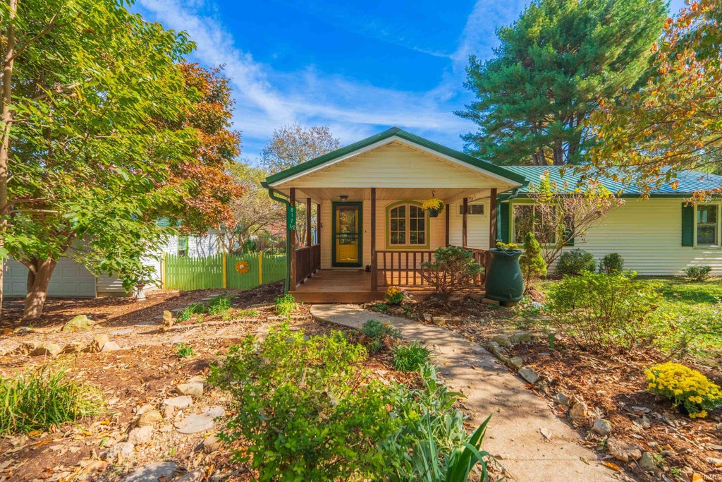 Photo of 817 1/2 W Ralston Drive, Bloomington, IN 47401 (MLS # 202644401)