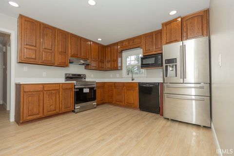 Tiny photo for 7527 Taylor Circle, Evansville, IN 47715 (MLS # 202614437)