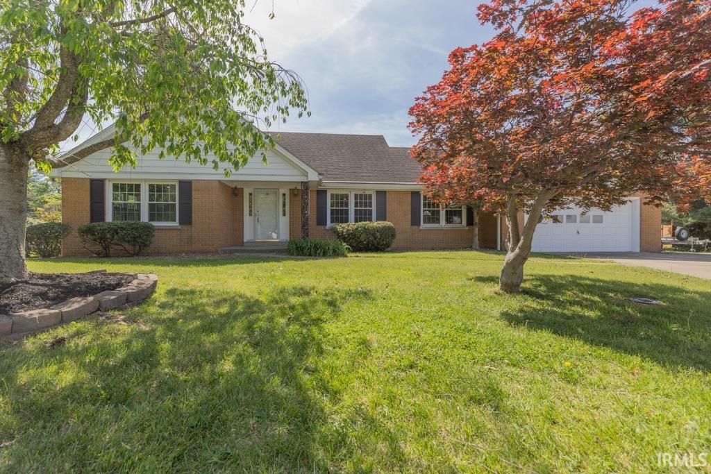 Photo of 7527 Taylor Circle, Evansville, IN 47715 (MLS # 202614437)