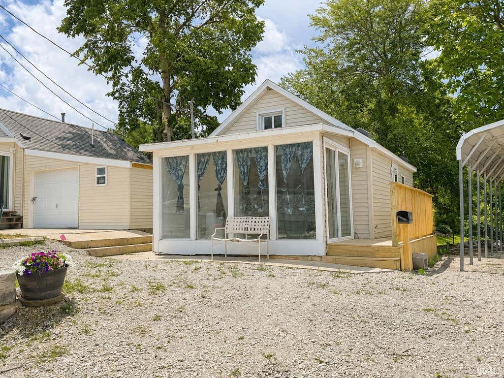 Photo of 2410 N West Shafer Drive, Monticello, IN 47960 (MLS # 202623358)