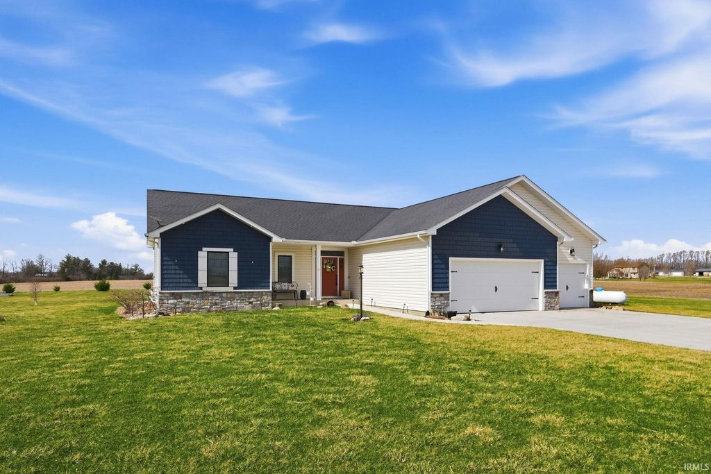 Photo of 3843 N 450 W, Columbia City, IN 46725 (MLS # 202609438)