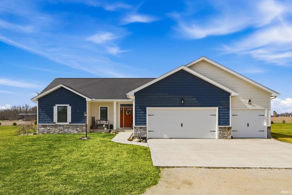 Photo of 3843 N 450 W, Columbia City, IN 46725 (MLS # 202609438)