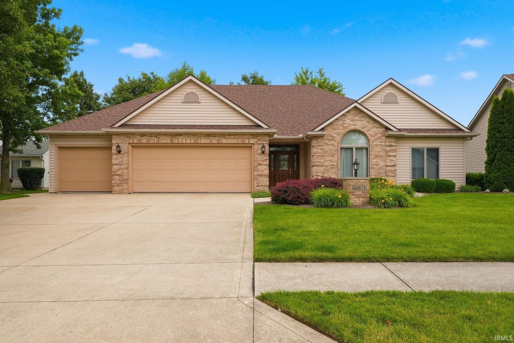Photo of 4160 Shoreline Boulevard, New Haven, IN 46774 (MLS # 202625585)
