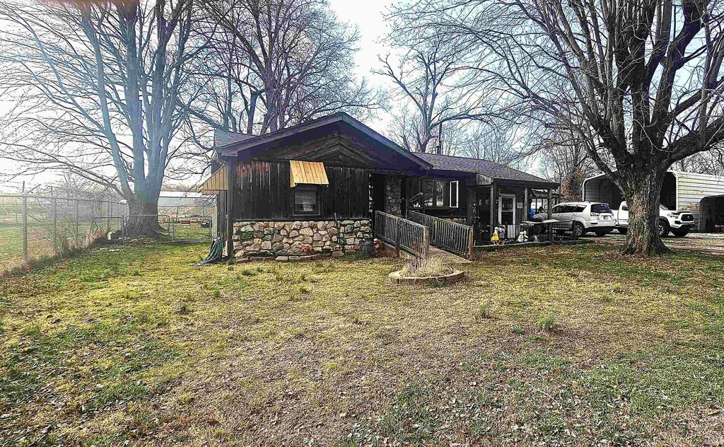 Photo of 132 N Kentucky Avenue, Chandler, IN 47610 (MLS # 202609689)