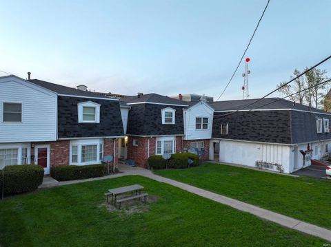 Tiny photo for 101 W Main Street, Winamac, IN 46996 (MLS # 202614853)