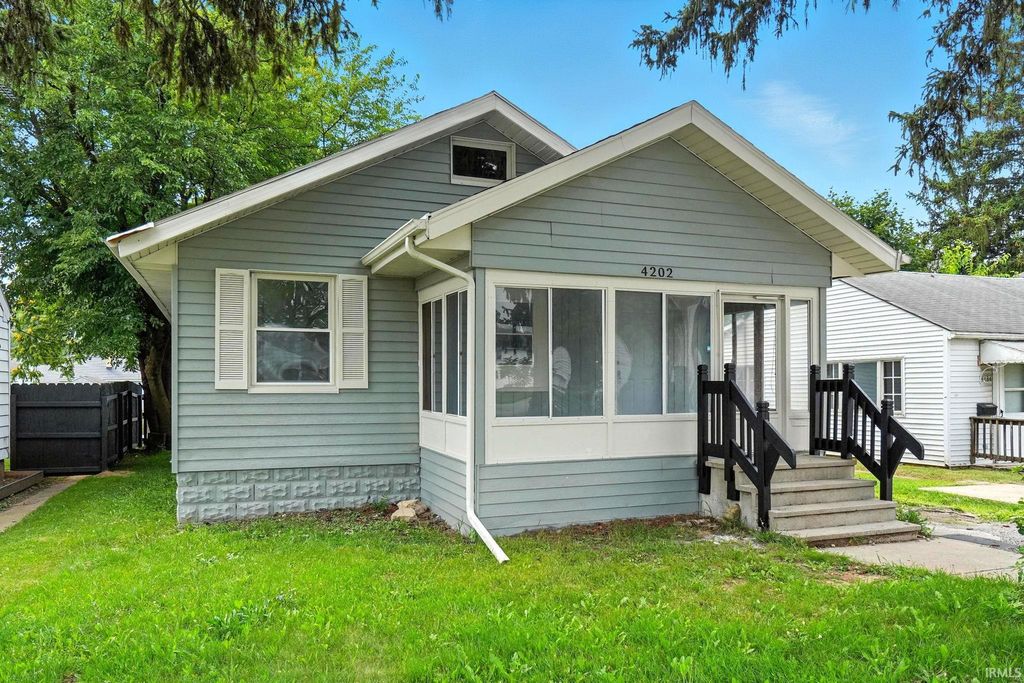 Photo of 4202 Hanna Street, Fort Wayne, IN 46806 (MLS # 202627396)