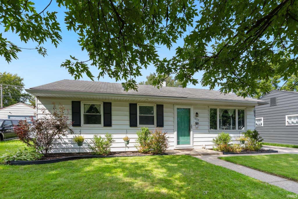 Photo of 1822 Rosemont Drive, Fort Wayne, IN 46808 (MLS # 202633850)
