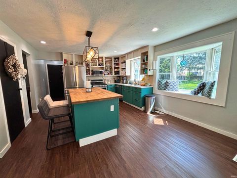 Tiny photo for 2208 Avalon Court, Kokomo, IN 46902 (MLS # 202614809)