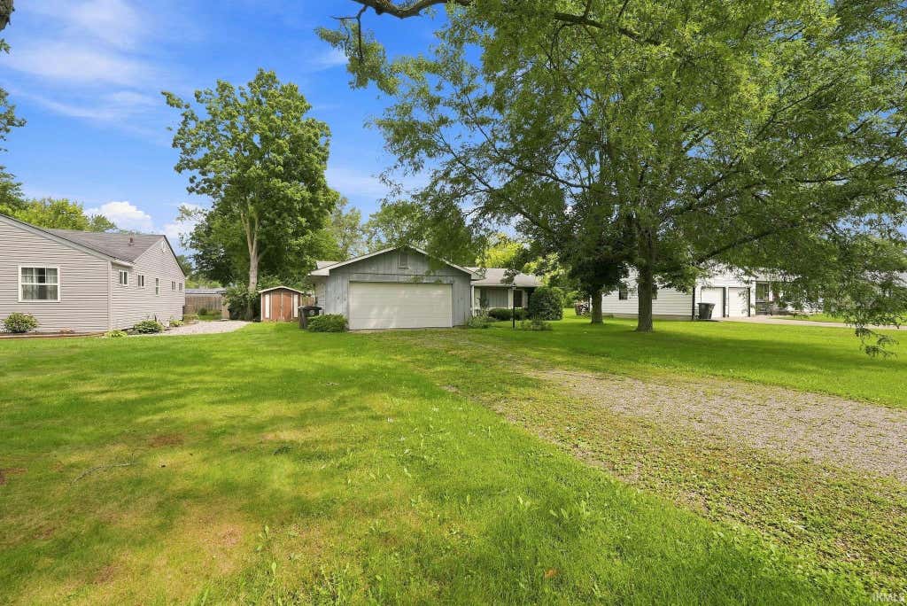 Photo of 4609 Doenges Drive, Fort Wayne, IN 46815 (MLS # 202633101)