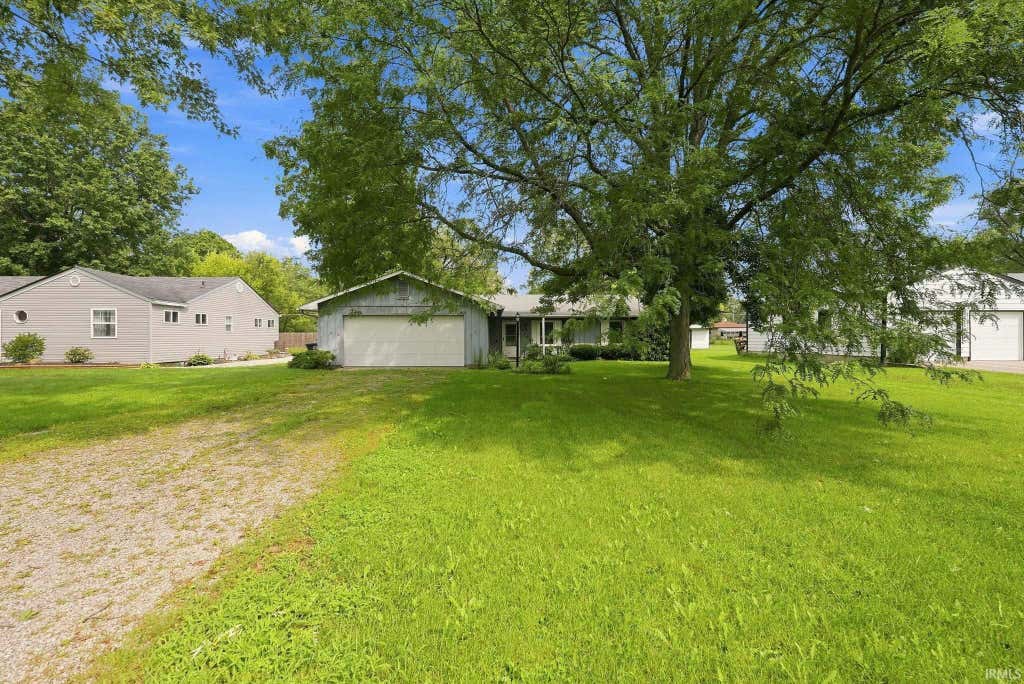 Photo of 4609 Doenges Drive, Fort Wayne, IN 46815 (MLS # 202633101)