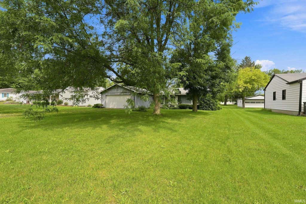 Photo of 4609 Doenges Drive, Fort Wayne, IN 46815 (MLS # 202633101)