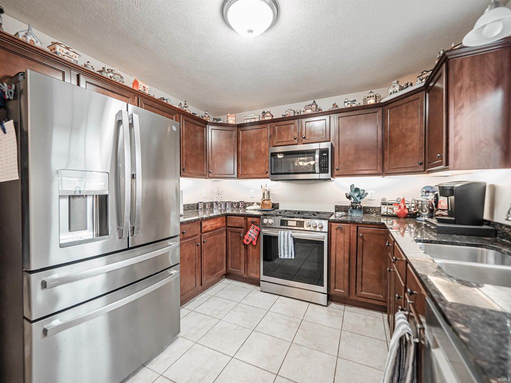 Photo of 1870 Sandal Way, Newburgh, IN 47630 (MLS # 202548740)