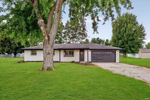 Photo of 7172 W Crestwood Drive, Delphi, IN 46923 (MLS # 202635995)