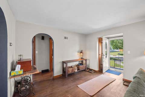 Tiny photo for 305 E 3Rd Street, Brookston, IN 47923 (MLS # 202618838)
