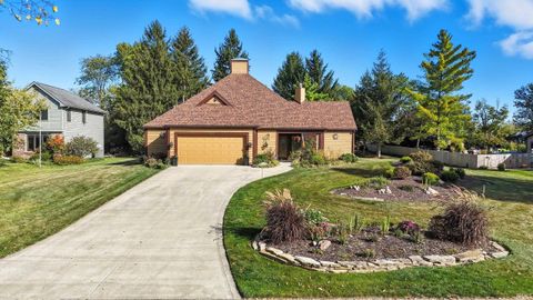 Photo of 521 Stockade Drive, Fort Wayne, IN 46825 (MLS # 202540109)