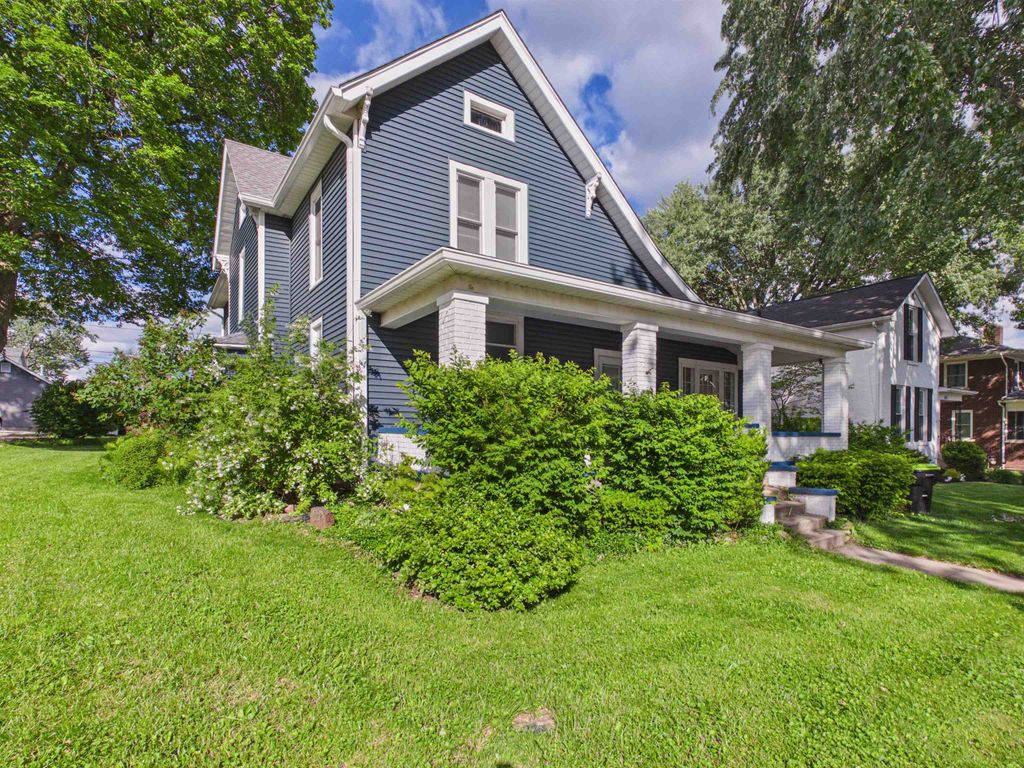Photo of 827 Poplar Street, Huntington, IN 46750 (MLS # 202618878)