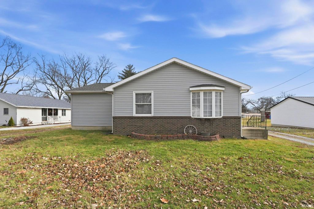 Photo of 1339 Clark Avenue, Bluffton, IN 46714 (MLS # 202601977)