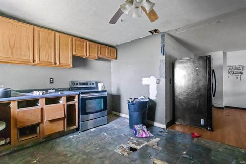 Tiny photo for 1622 S Market Street, Kokomo, IN 46902 (MLS # 202535984)