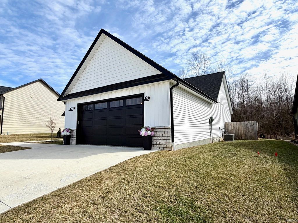 Photo of 917 S Lantern Lane, Ellettsville, IN 47429 (MLS # 202605988)