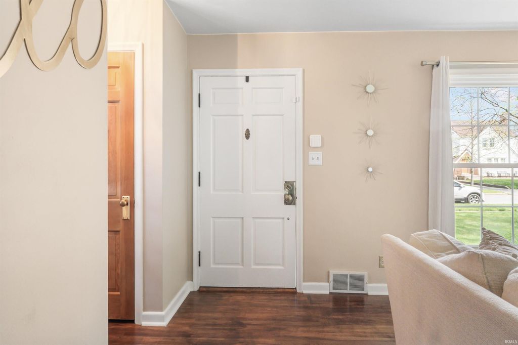 Photo of 4720 Beaver Avenue, Fort Wayne, IN 46807 (MLS # 202614433)