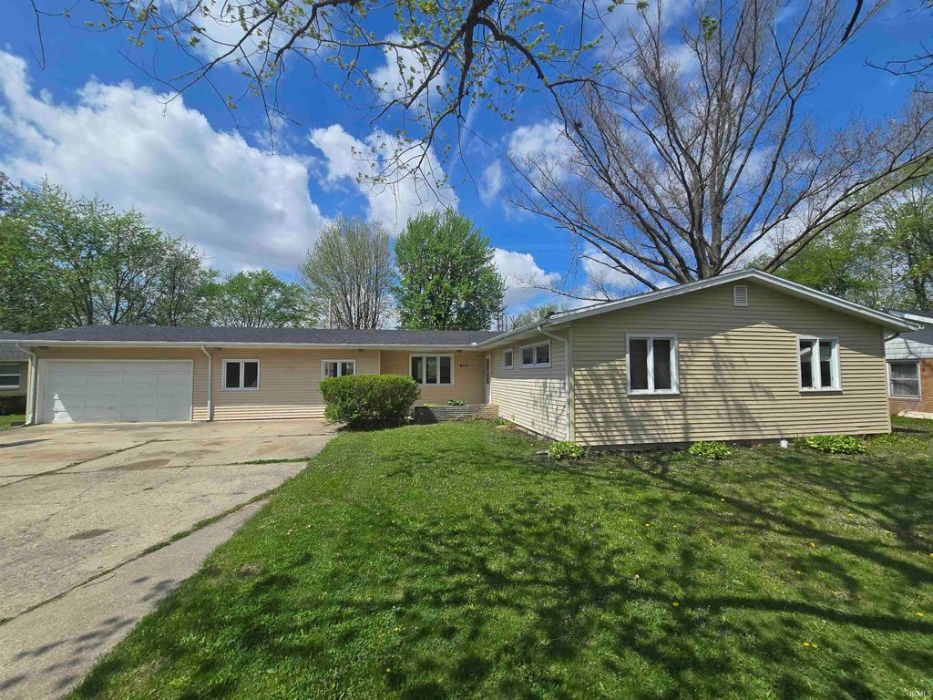 Photo of 4111 N Glenwood Drive, Muncie, IN 47303 (MLS # 202613082)