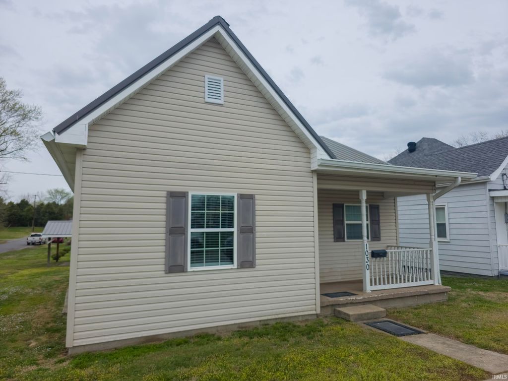 Photo of 1030 W 6th Street, Mount Carmel, IL 62863 (MLS # 202612659)