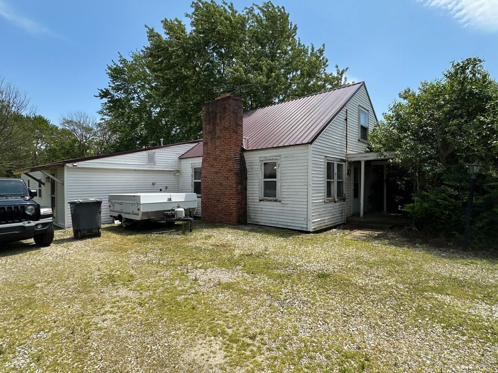 Photo of 812 S Pittenger Road, Selma, IN 47383 (MLS # 202618125)