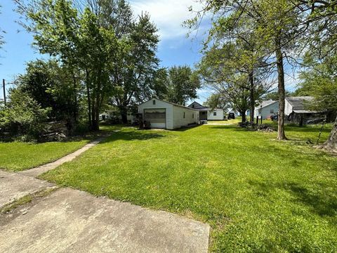 Tiny photo for 812 S Pittenger Road, Selma, IN 47383 (MLS # 202618125)