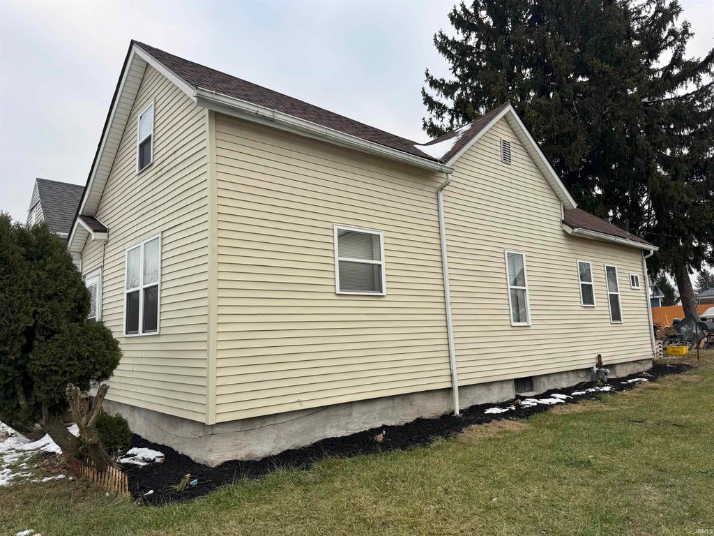 Photo of 514 Buchanan Street, Fort Wayne, IN 46803 (MLS # 202548856)