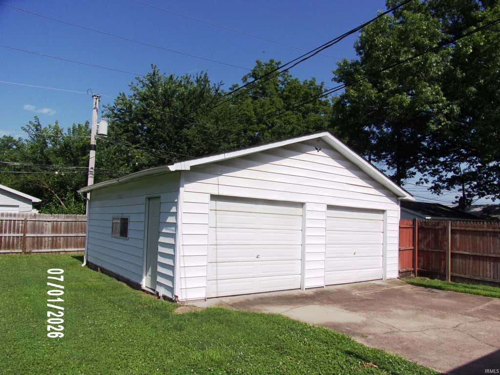 Photo of 411 Kerth Avenue, Evansville, IN 47714 (MLS # 202626204)