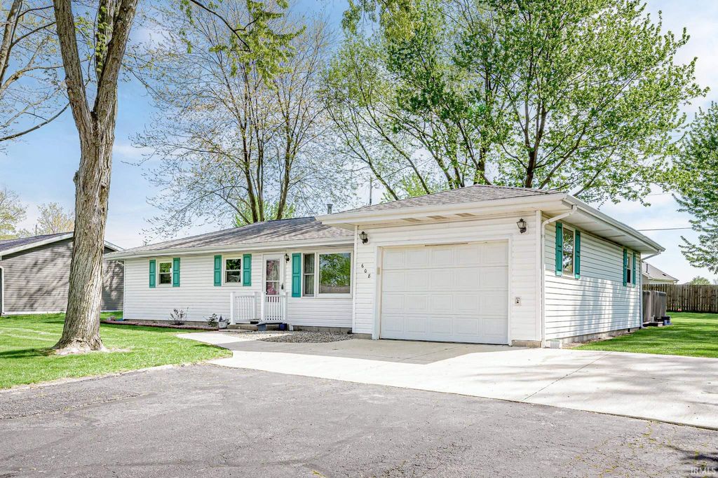 Photo of 608 Maxine Drive, Ossian, IN 46777 (MLS # 202613755)